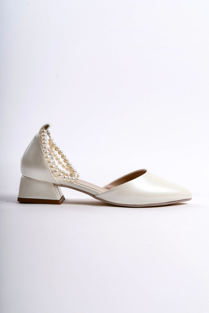 Freya | Ivory Low Heels with Pearls