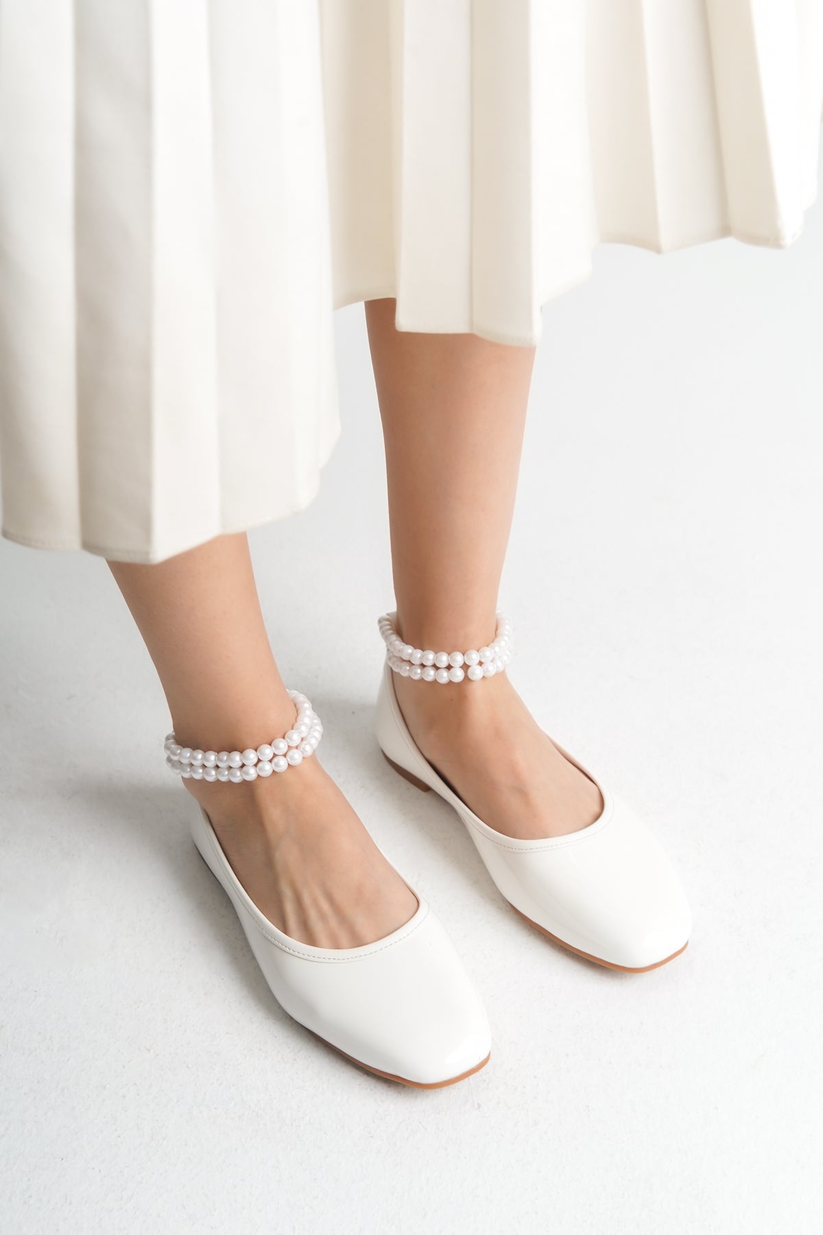 Tessa | White Flats with Pearls