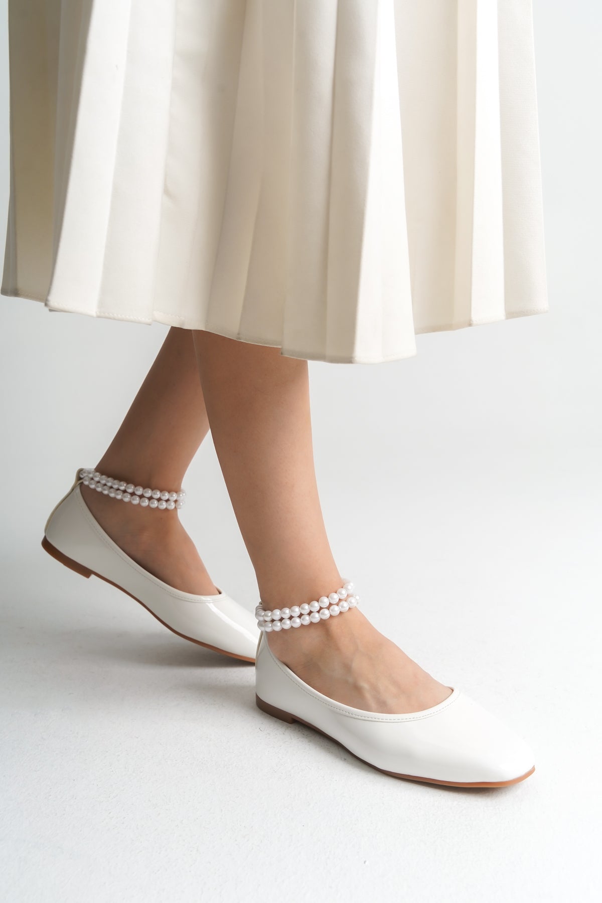 Tessa | White Flats with Pearls