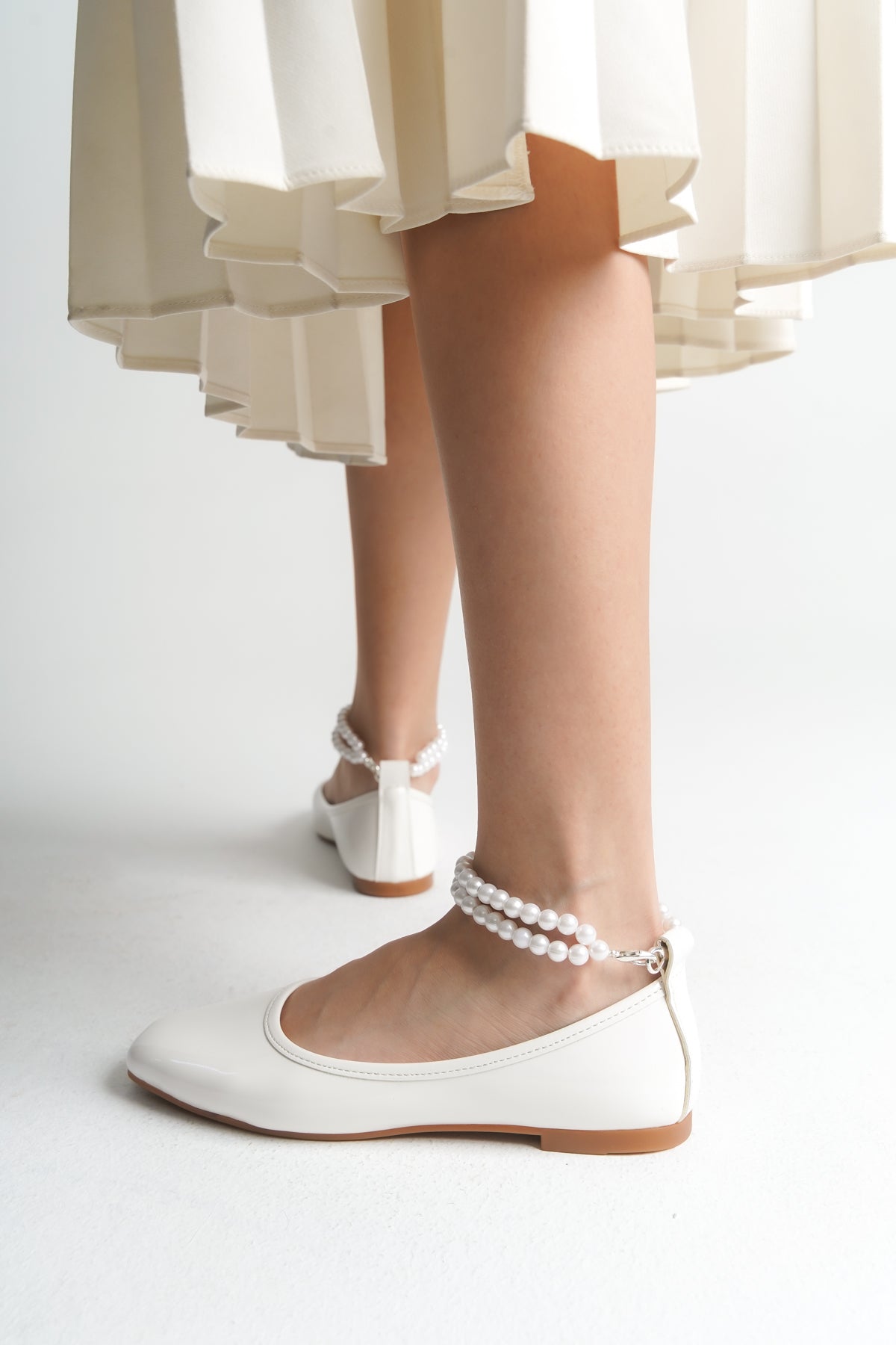 Tessa | White Flats with Pearls