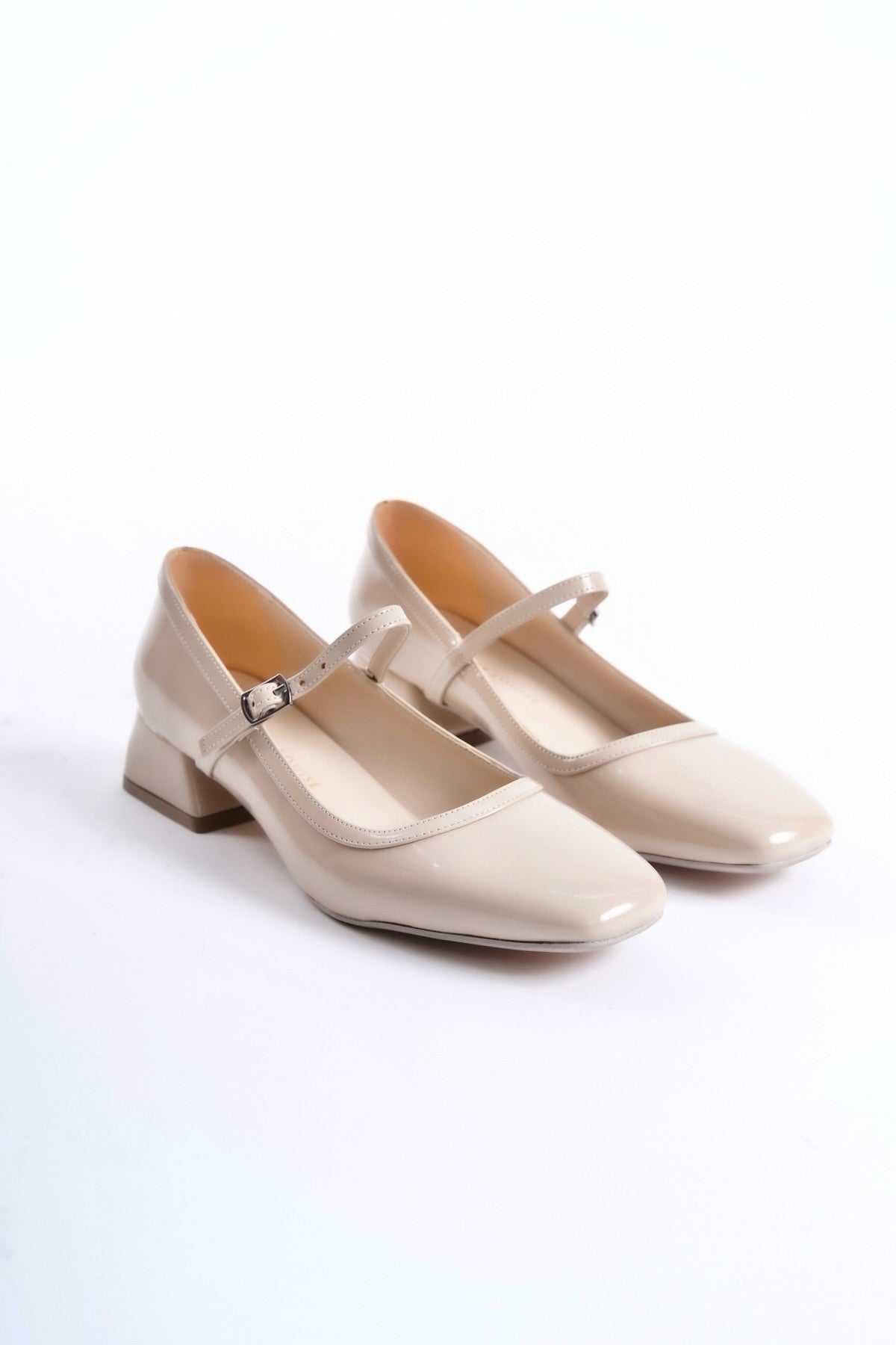 Lirael | Beige Patent Mary Janes