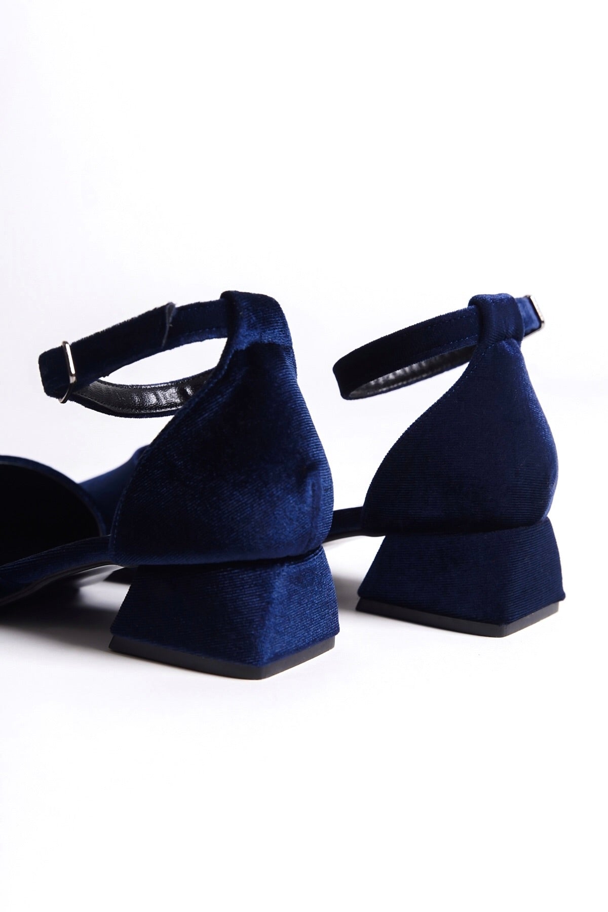 Helle | Navy Velvet Low Heels