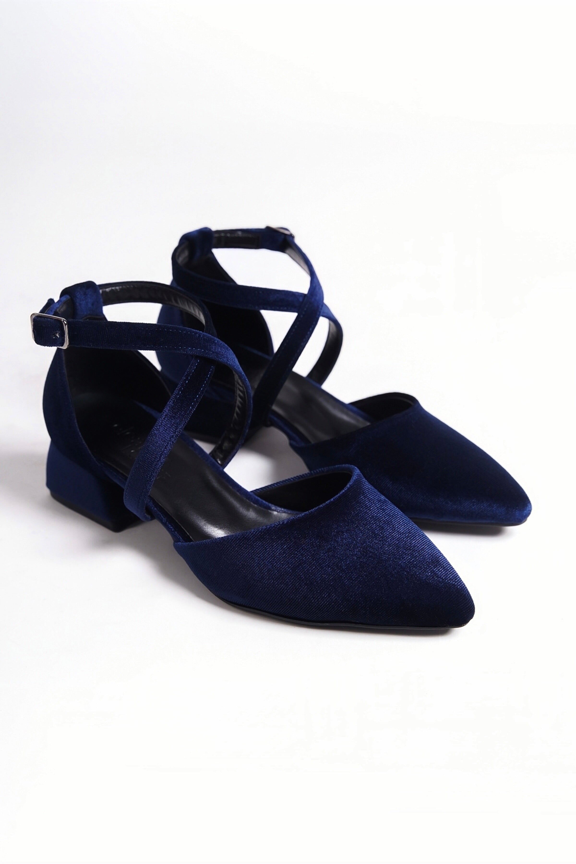 Hillevi | Navy Velvet Criss Cross Low Heels