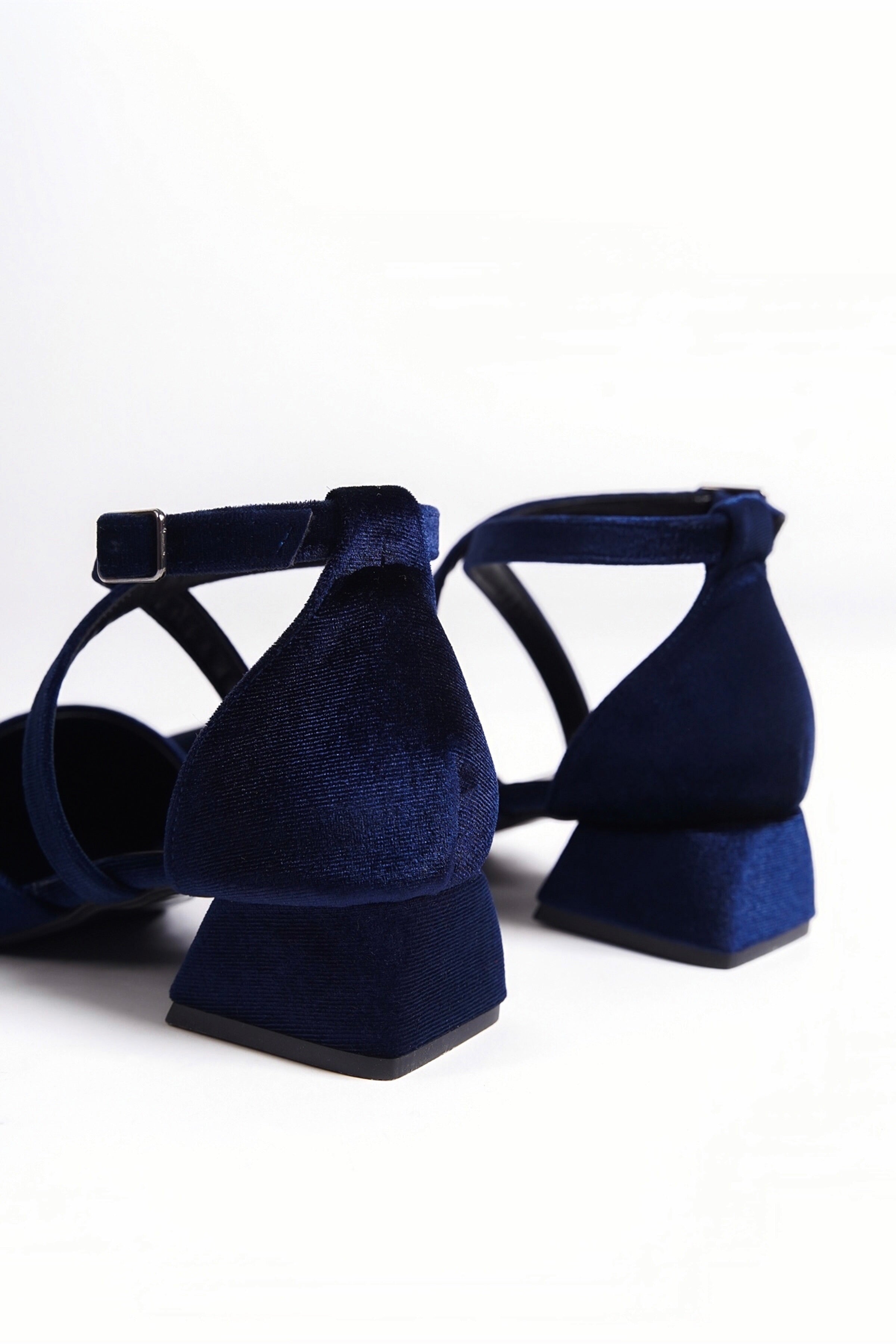 Hillevi | Navy Velvet Criss Cross Low Heels