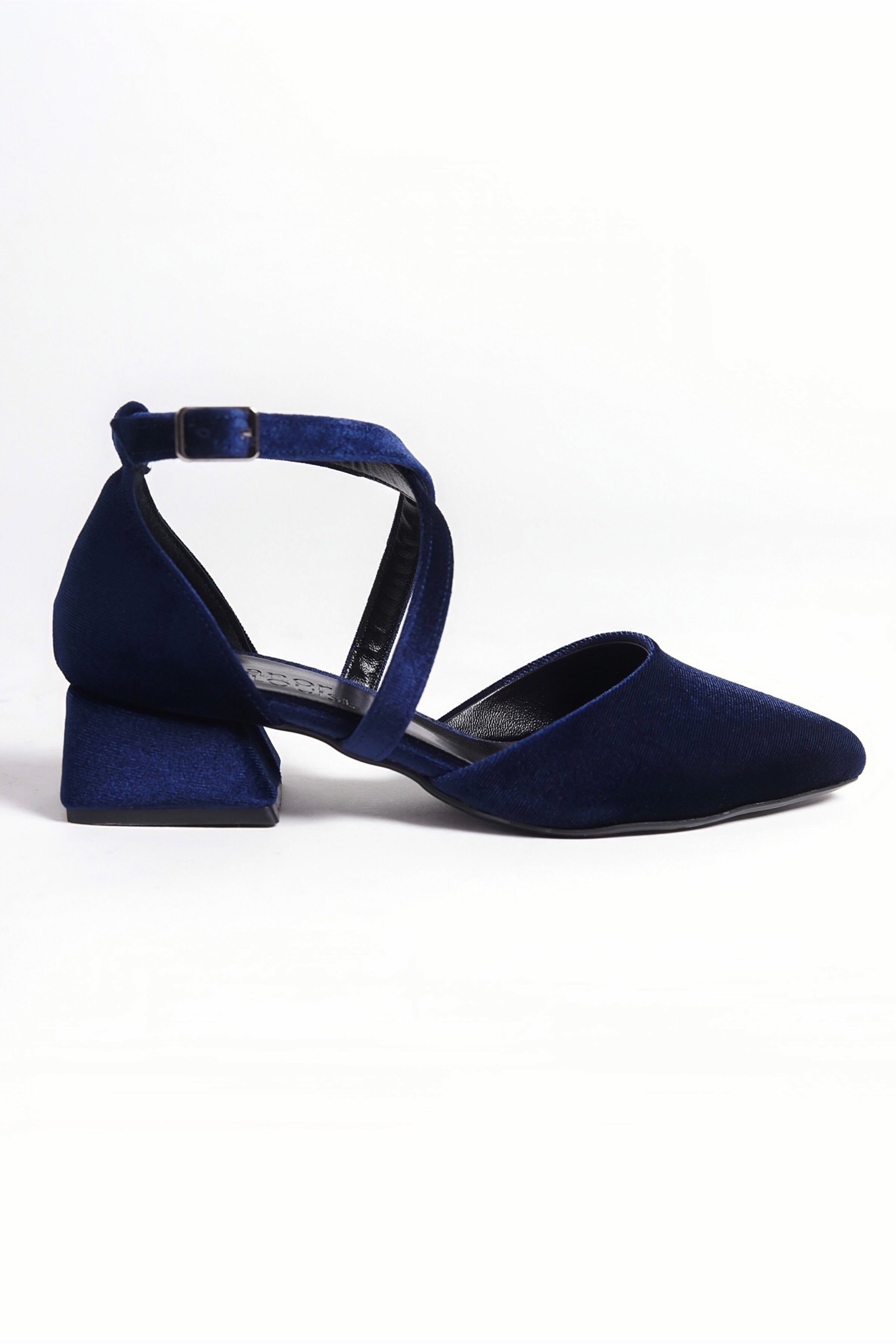 Hillevi | Navy Velvet Criss Cross Low Heels