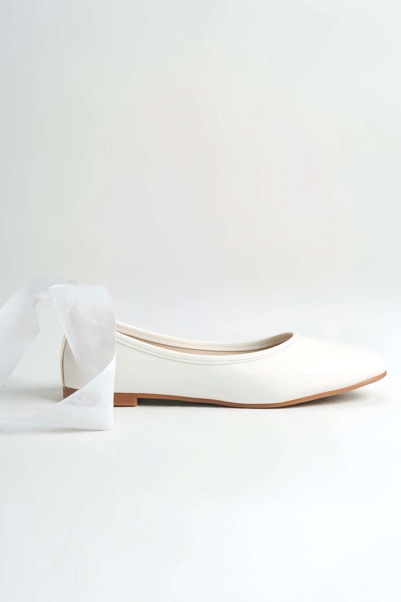 Éloise | White Flats with Linen Ribbon