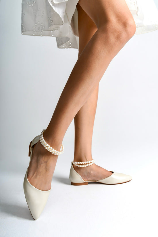 Livia | Ivory Flats with Pearls