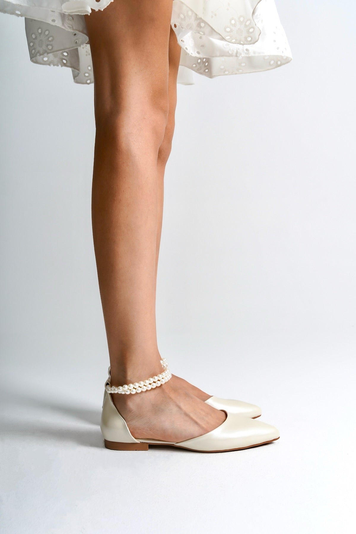 Livia | Ivory Flats with Pearls