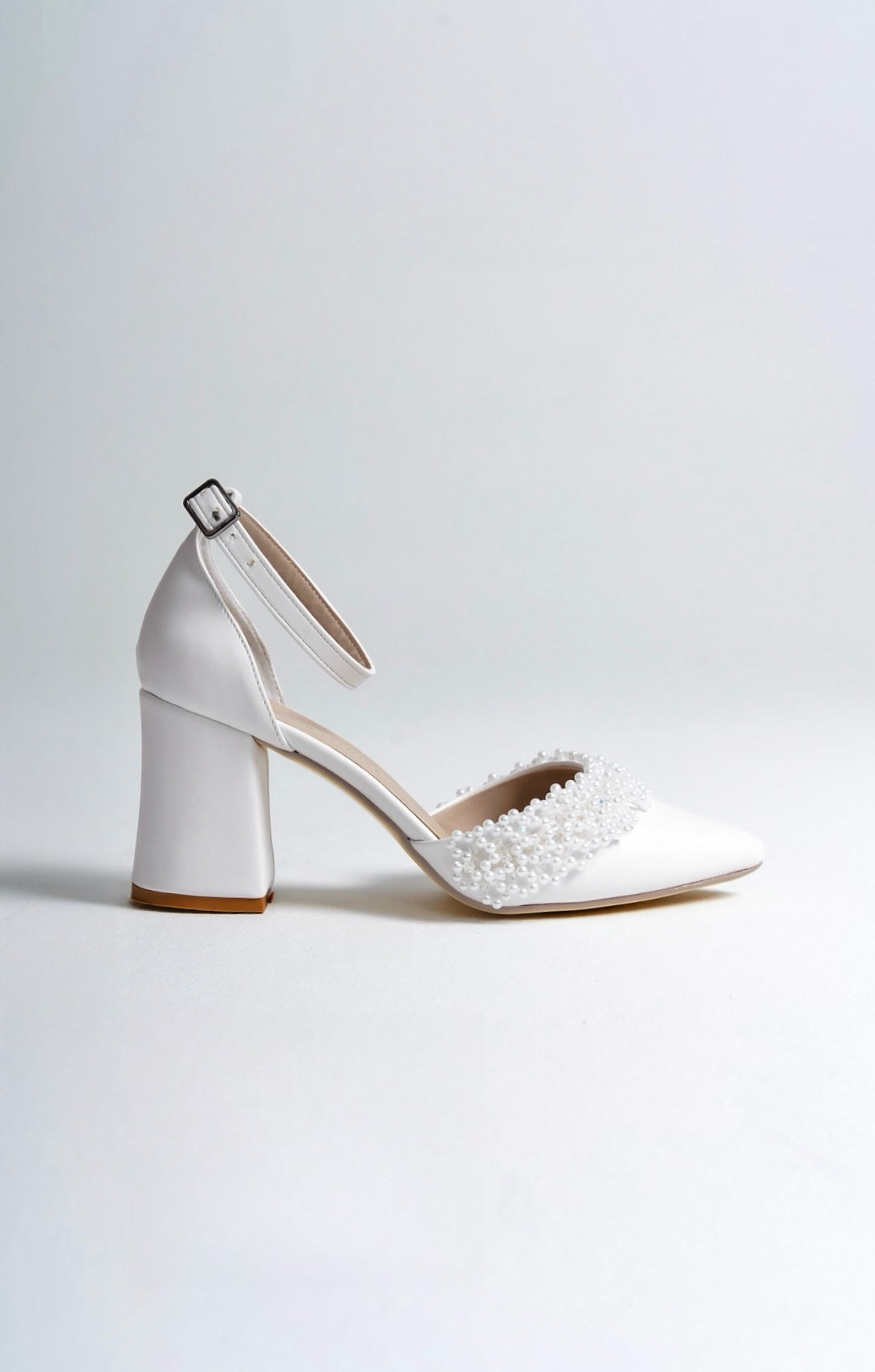 Andromeda | White High Heels