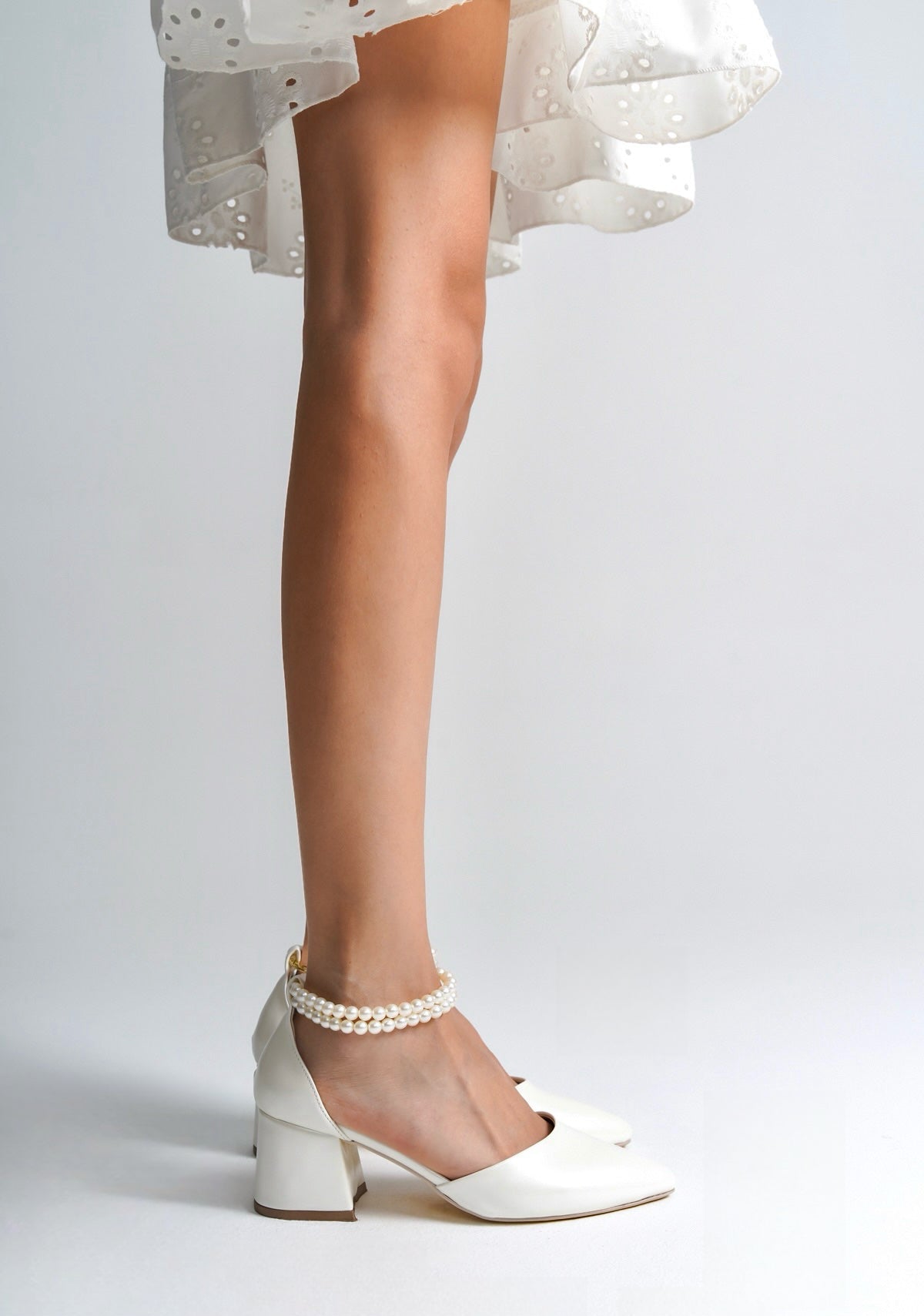 Viola | Ivory Mid Heels with Pearls