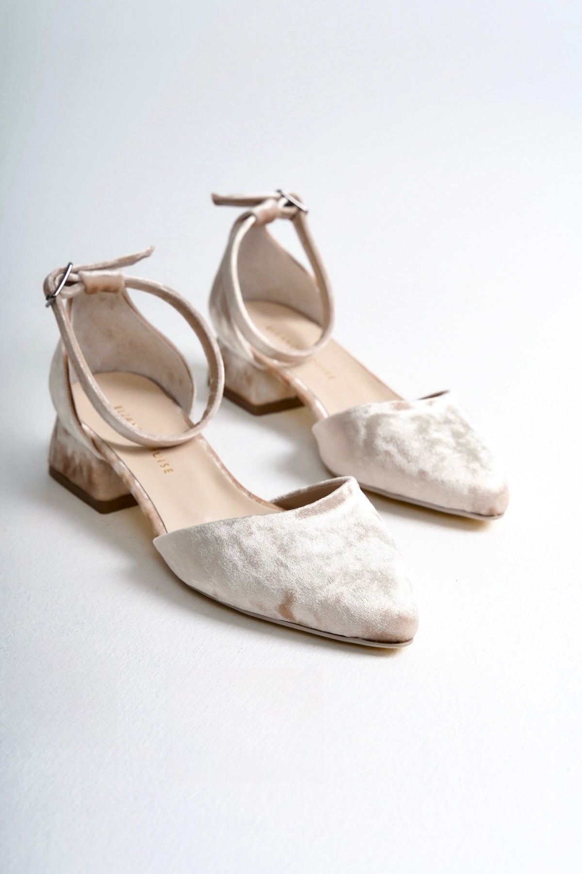 Brynja | Beige Velvet Low Heels