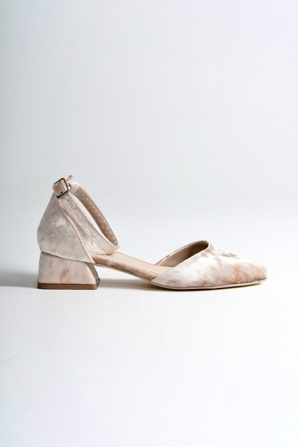 Brynja | Beige Velvet Low Heels